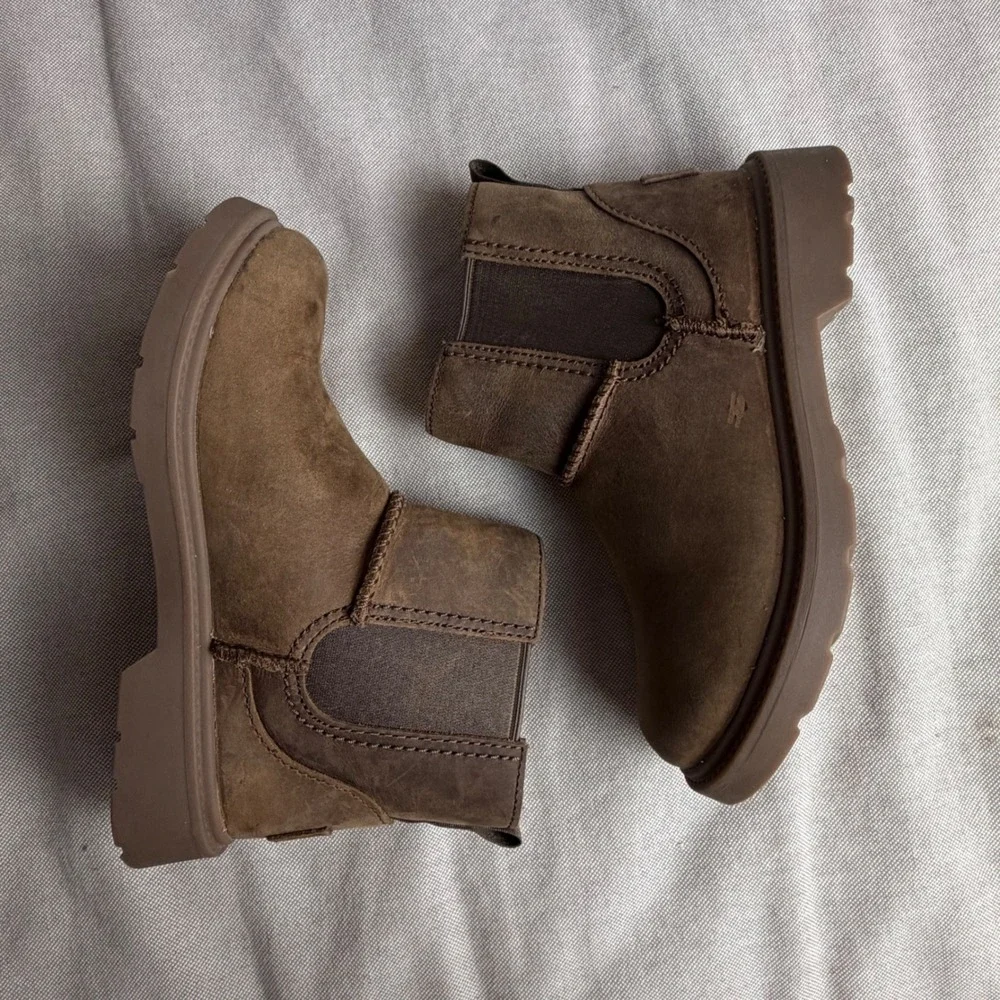 UGG Kids Perry Weather Chelsea Boots Walnut Brown Leather Waterproof Size 13 K